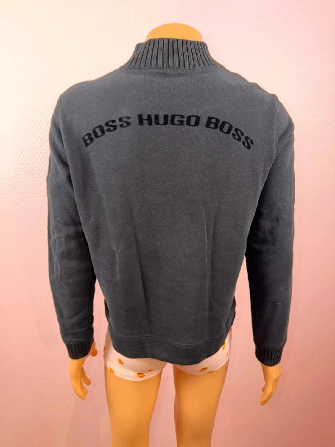 Petit pulôver Hugo Boss, tamanho M para homem. Em ótimo estado. – photo 3
